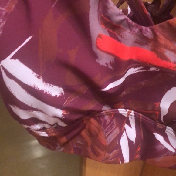 Target All in Motion Abstract Purple Red Sports Bra - Picture 4 of 7